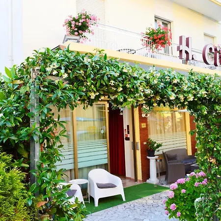 Pensionat In Guest - New Cirene Triple Comfort *