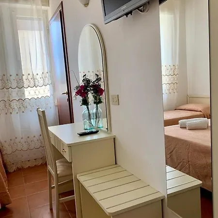 In Guest - New Cirene Triple Comfort Rímini