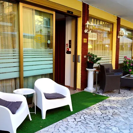 In Guest - New Cirene Triple Comfort Pensión *